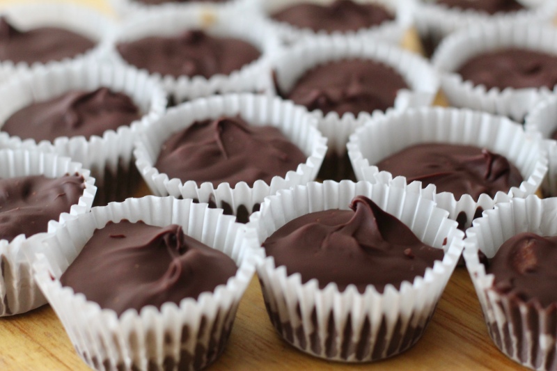 Healthy Chocolate Nut Butter Cups